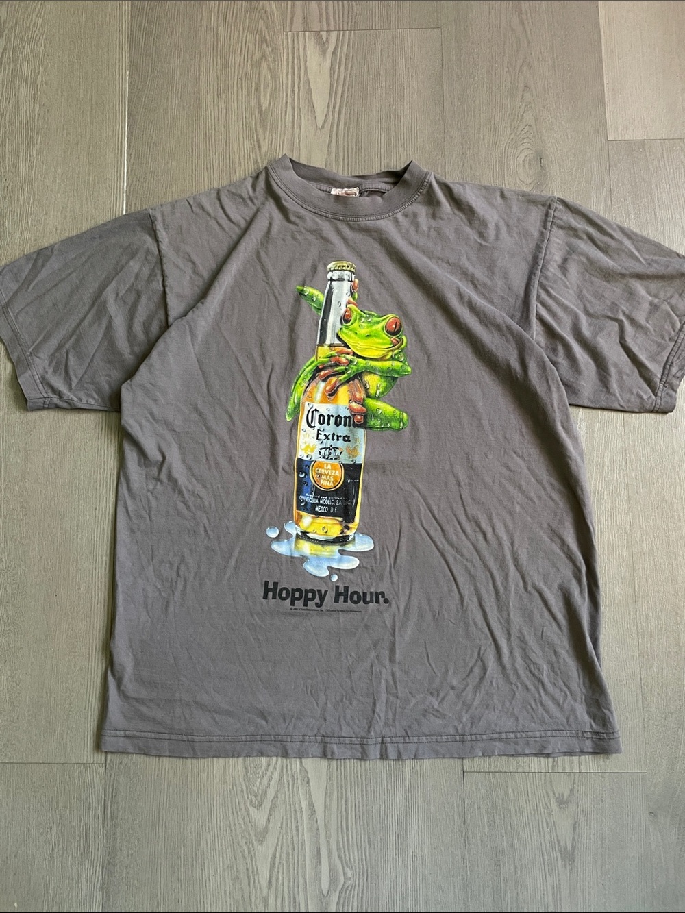 Y2K Vintage corona beer frog t shirt